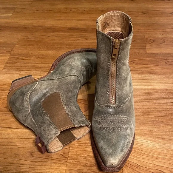 Women’s Distressed Leather ARIAT Boots 6B - Picture 1 of 5
